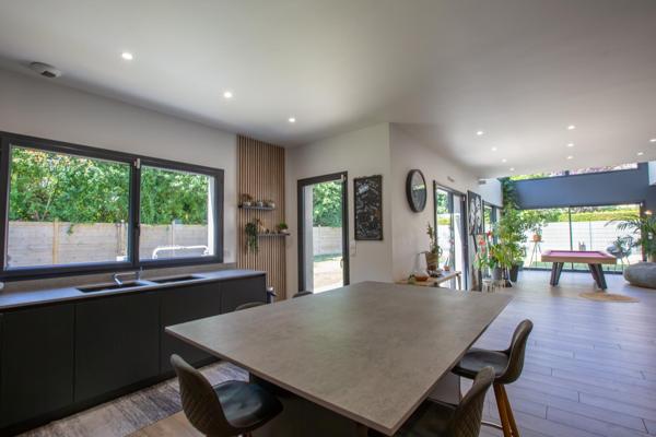 SUPERBE VILLA CONTEMPORAINE