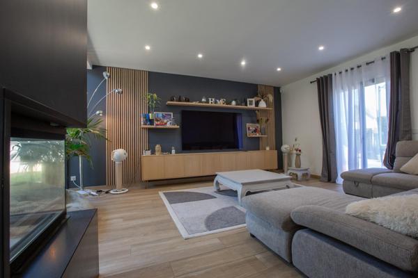 SUPERBE VILLA CONTEMPORAINE