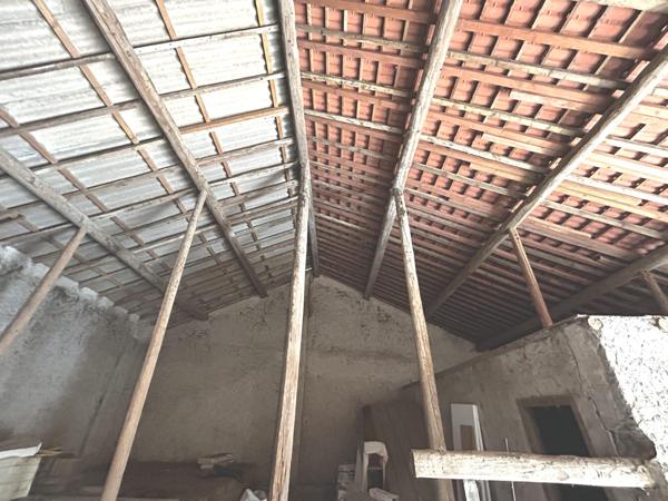 GRANDE MAISON A RENOVER