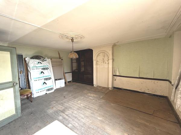 GRANDE MAISON A RENOVER