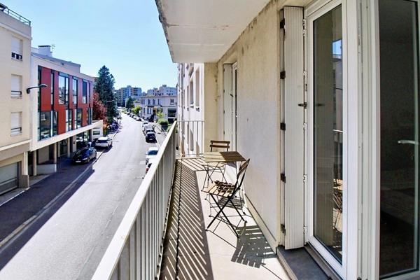La Doua – Tonkin - T4 traversant de 65 m² avec balcon de 10 m² plein sud – DPE C