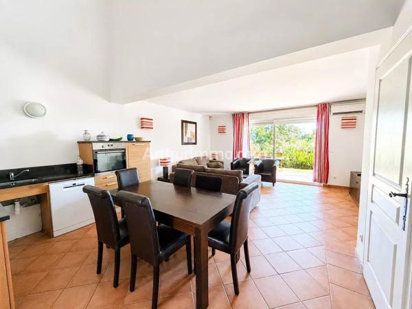 Vente                                                      Appartement
                        
                     3 pièces                      74 m2                     à Roquebrune-sur-Argens