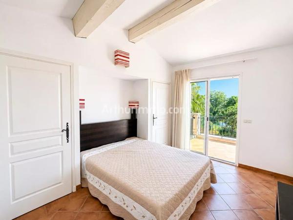 Vente                                                      Appartement
                        
                     3 pièces                      74 m2                     à Roquebrune-sur-Argens
