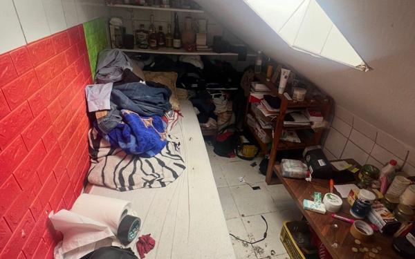 Appartement à vendre    1 pièce •  Paris 18