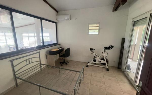 Maison à vendre    6 pièces •  Remire-Montjoly