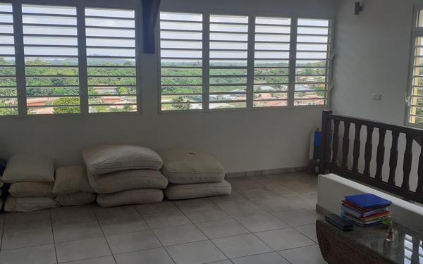 Maison à vendre    6 pièces •  Remire-Montjoly