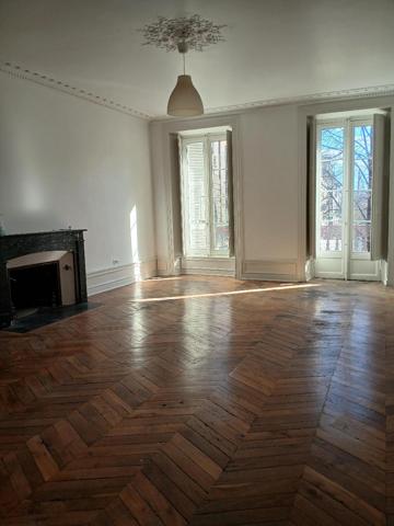 Appartement 4 pièces de 109 m² à Clermont-ferrand