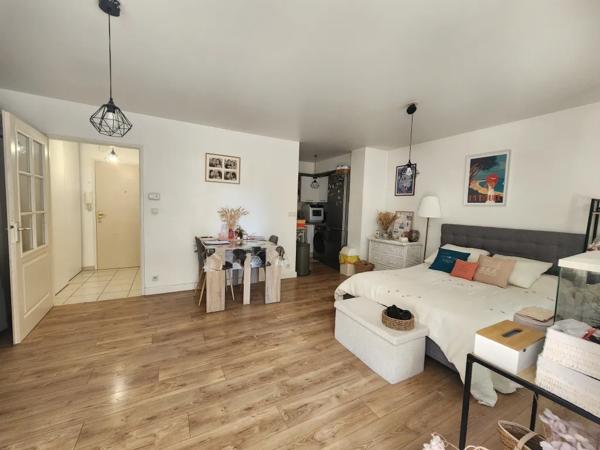 3913 - Vente Studio AVRILLE