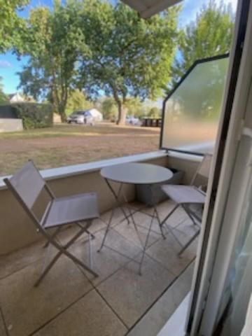 3913 - Vente Studio AVRILLE