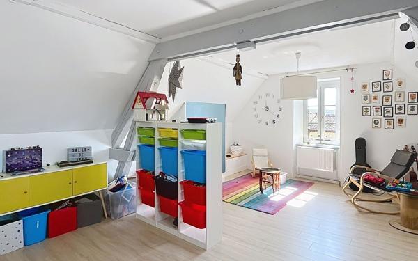 Maison à vendre    8 pièces • 296 m2 Lezoux