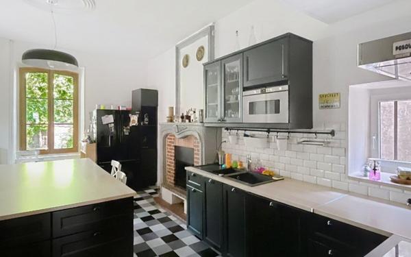 Maison à vendre    8 pièces • 296 m2 Lezoux