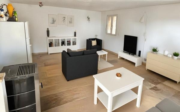 Maison à vendre    2 pièces •  Pierrevert