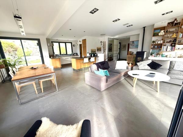 Bien rare à la vente!