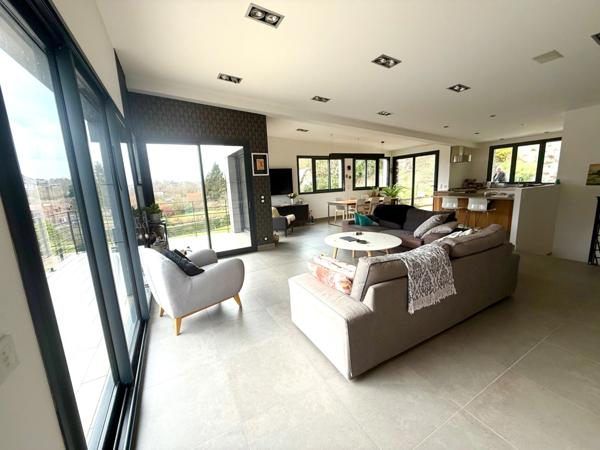 Bien rare à la vente!