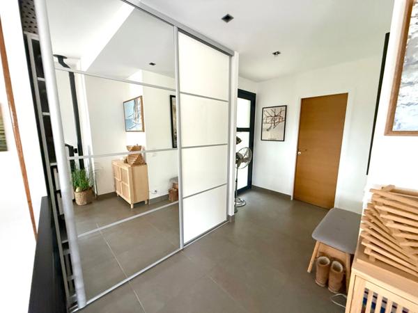 Bien rare à la vente!