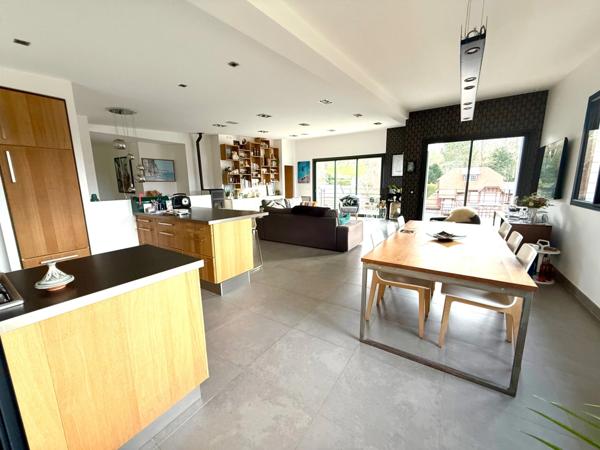 Bien rare à la vente!