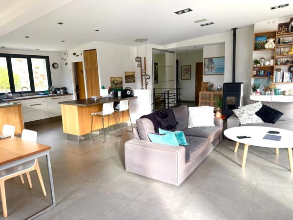 Bien rare à la vente!