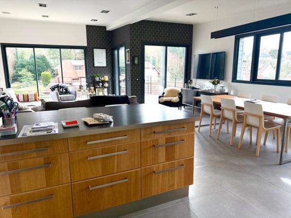 Bien rare à la vente!