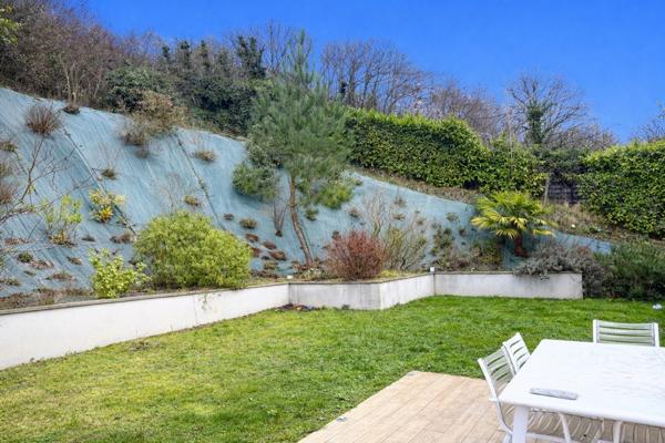 Bien rare à la vente!