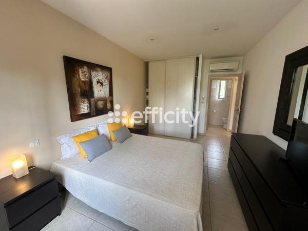 Maison
         5 pièces
        - 181 m² 997 000 € *