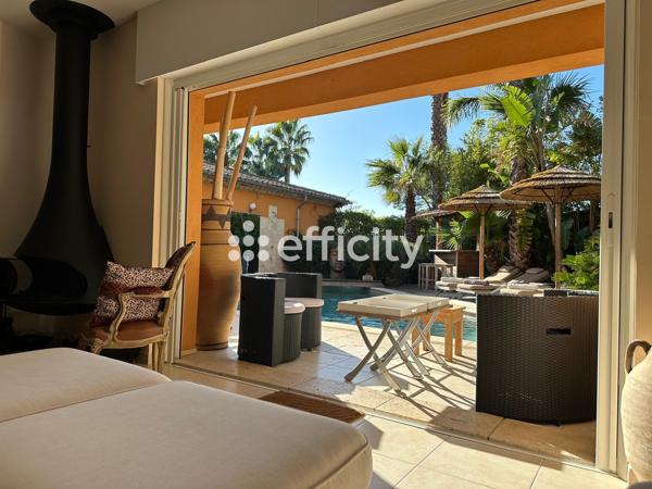 Maison
         5 pièces
        - 181 m² 997 000 € *