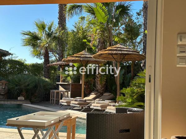 Maison
         5 pièces
        - 181 m² 997 000 € *