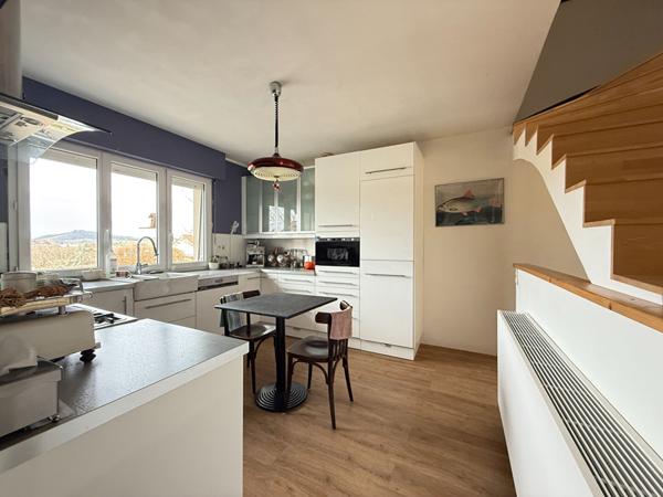 Maison - 8 pièces - 133 m²