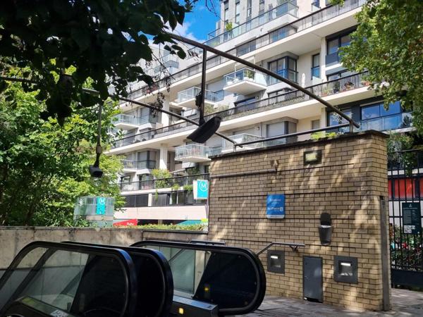 GRAND F2 BERCY VILLAGE cave et parking