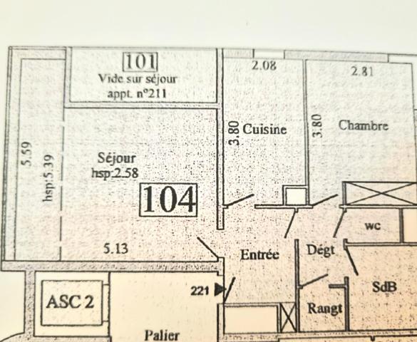 GRAND F2 BERCY VILLAGE cave et parking