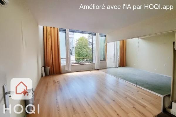 GRAND F2 BERCY VILLAGE cave et parking