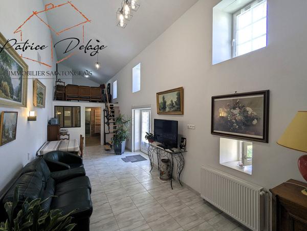 Maison de Maître et gîtes 417 000 € H.A.I.*