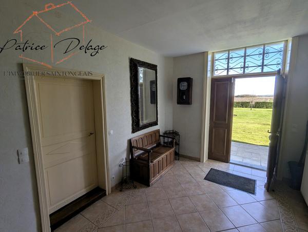 Maison de Maître et gîtes 417 000 € H.A.I.*