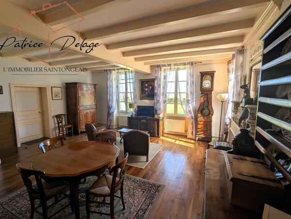 Maison de Maître et gîtes 417 000 € H.A.I.*