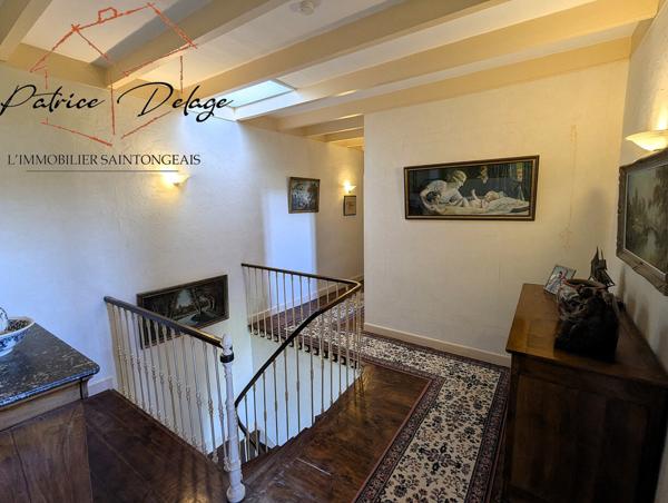 Maison de Maître et gîtes 417 000 € H.A.I.*