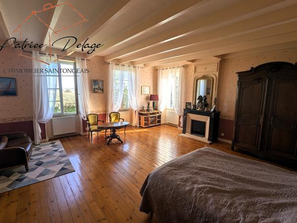 Maison de Maître et gîtes 417 000 € H.A.I.*