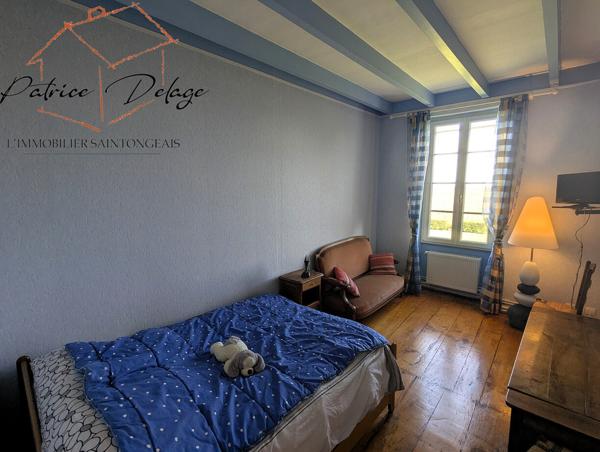 Maison de Maître et gîtes 417 000 € H.A.I.*