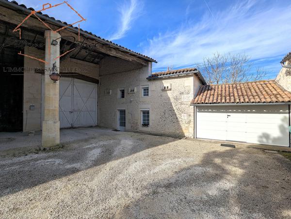 Maison de Maître et gîtes 417 000 € H.A.I.*