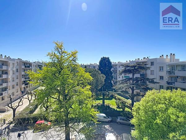 MARSEILLE 9EME - APPARTEMENT T2 - DERNIER ETAGE LUMINEUX ET CALME - QUARTIER DROMEL