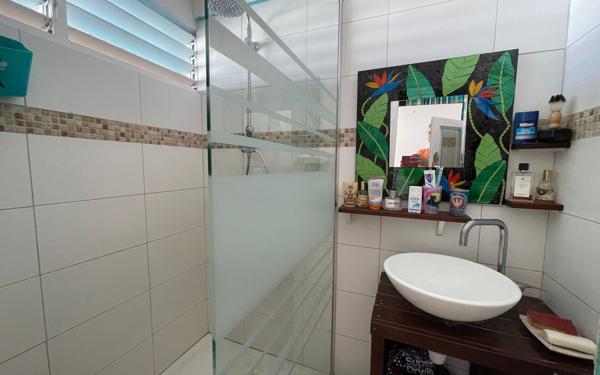 Appartement à vendre    2 pièces • 33,81 m2 Saint-François