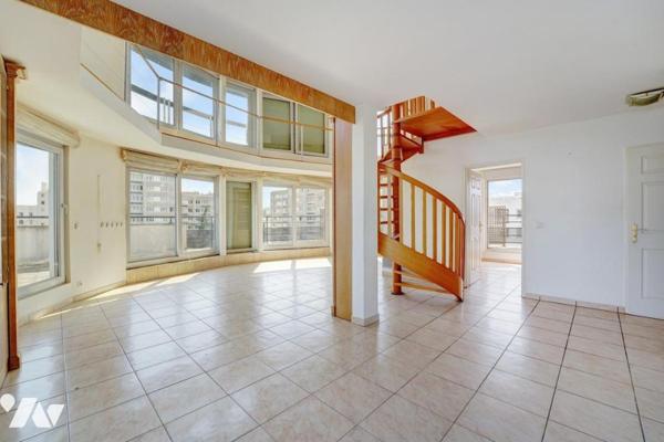 Notaire vend 5 pièces en duplex dernier étage - rue André Gide - Paris (15ème)