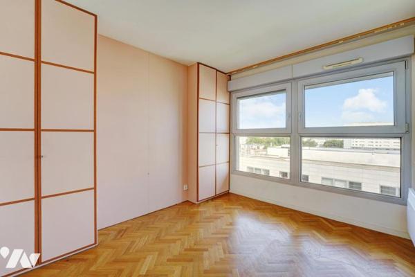 Notaire vend 5 pièces en duplex dernier étage - rue André Gide - Paris (15ème)