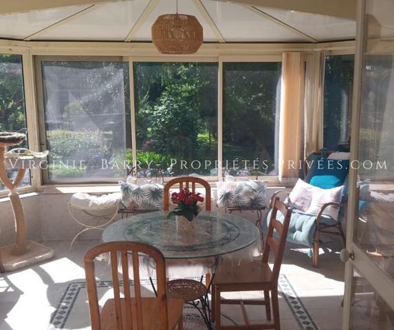 BELLE MAISON T6 AVEC PARC ARBORÉ ET PISCINE