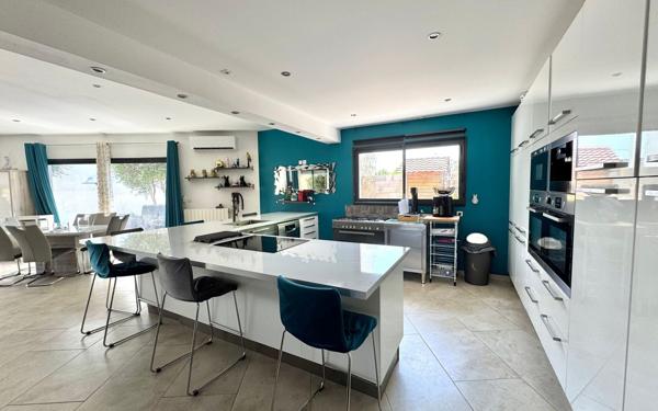 Maison à vendre    5 pièces •  Clarensac