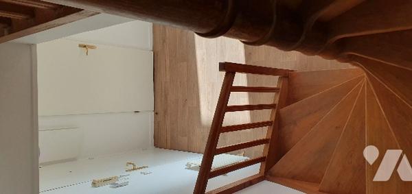 A CACHAN (94230), 20 rue des Deux Frères, un duplex avec parking.