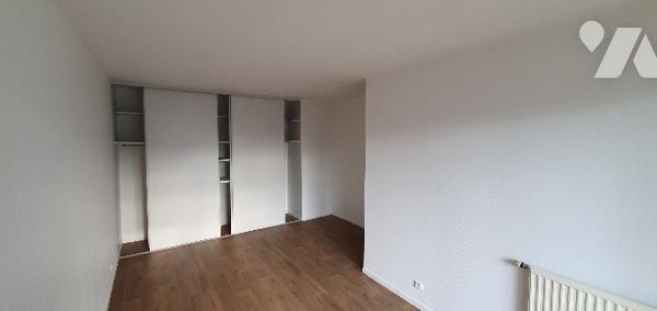 A CACHAN (94230), 20 rue des Deux Frères, un duplex avec parking.