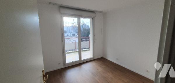 A CACHAN (94230), 20 rue des Deux Frères, un duplex avec parking.