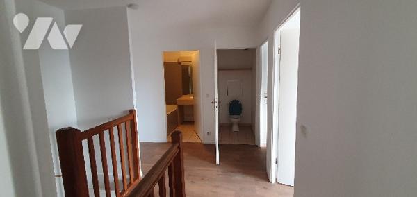 A CACHAN (94230), 20 rue des Deux Frères, un duplex avec parking.