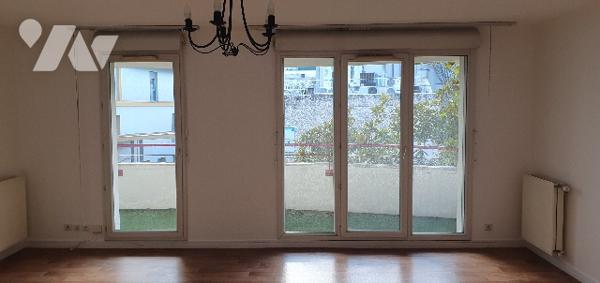 A CACHAN (94230), 20 rue des Deux Frères, un duplex avec parking.