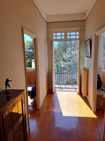 BELLE MAISON DE CENTRE VILLE T8