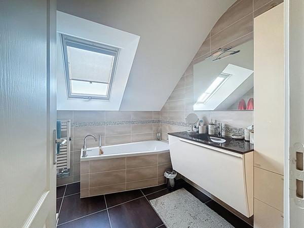 Maison 5 ch + piscine + double garage - Les Ponts-de-Cé proche Angers